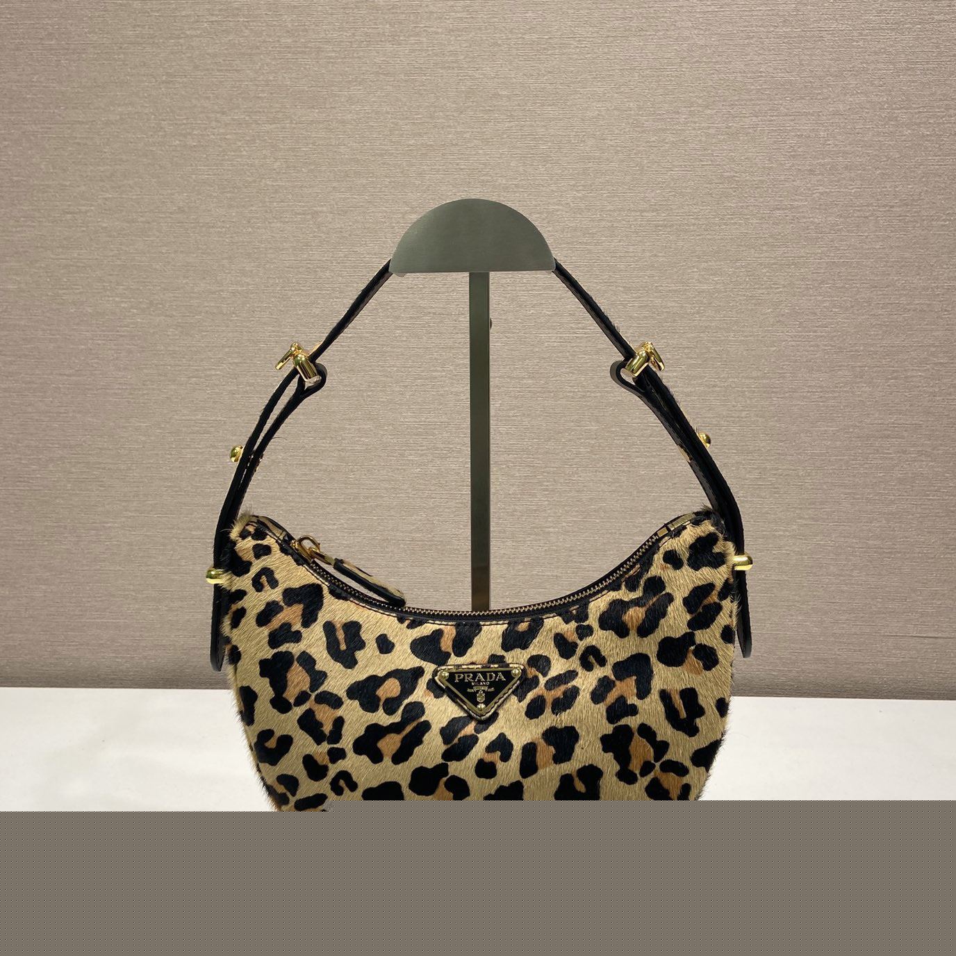 Pra*a top handle bags